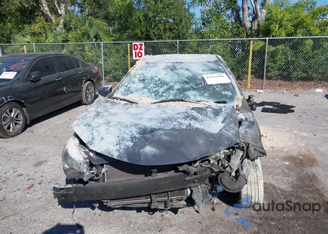 2016 Toyota Corolla S Plus z USA, uszkodzony, nr VIN 2T1BURHE3GC689548